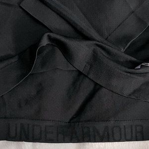 BRAND NEW Women’s Under Armour Long Sleeve Shirt Size Large